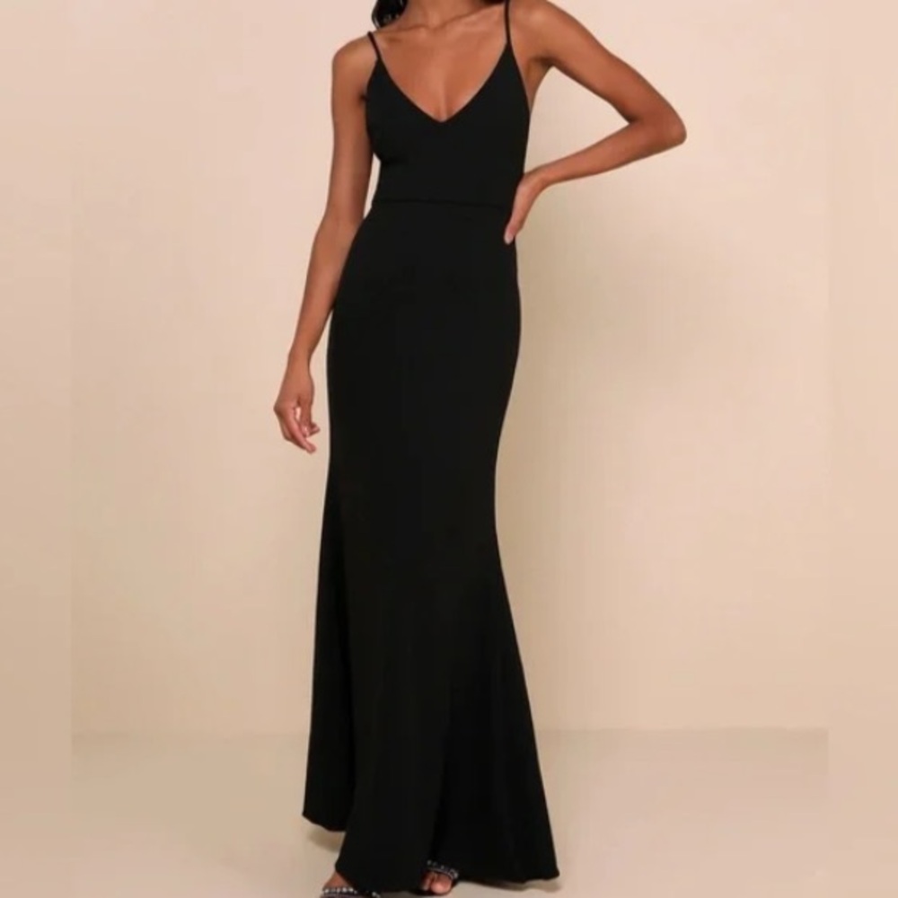 Lulu's Classic Black Maxi Dress